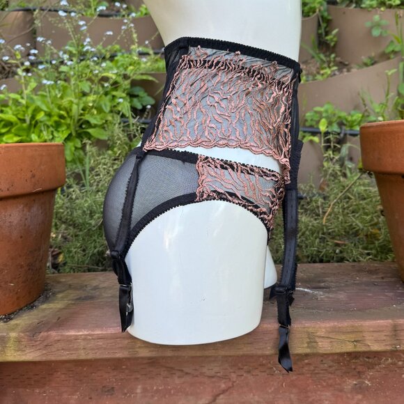 Victoria's Secret Suspender Garter Belt + Panty Lingerie Set Small - Picture 4 of 8